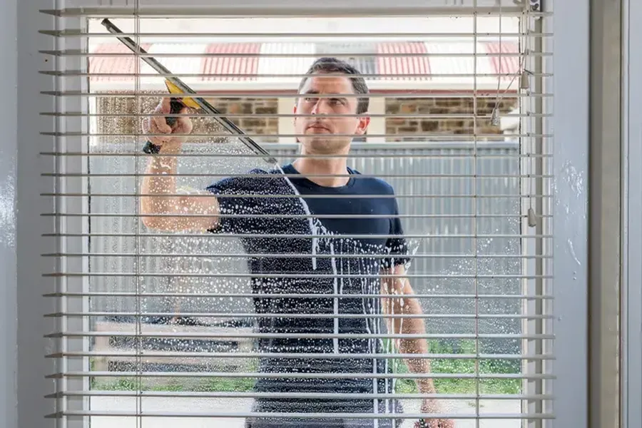 Local Exterior Window Cleaning Sioux City, IA Local Exterior Window Cleaning Sioux City, IA